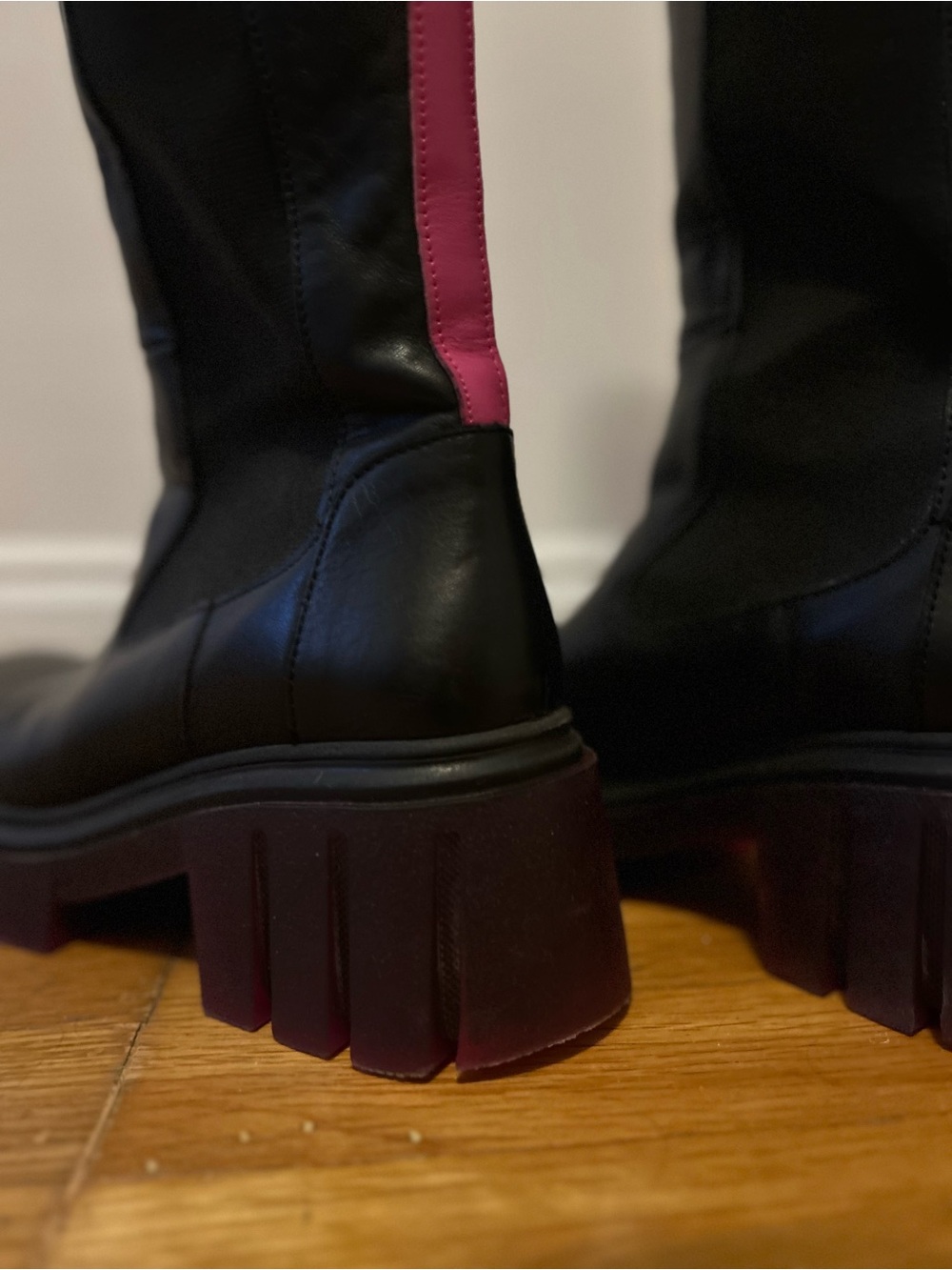 Steve Madden Gage Black Leather Knee High Boots with Pink Lug Sole. Size 39 - Picture 10 of 13